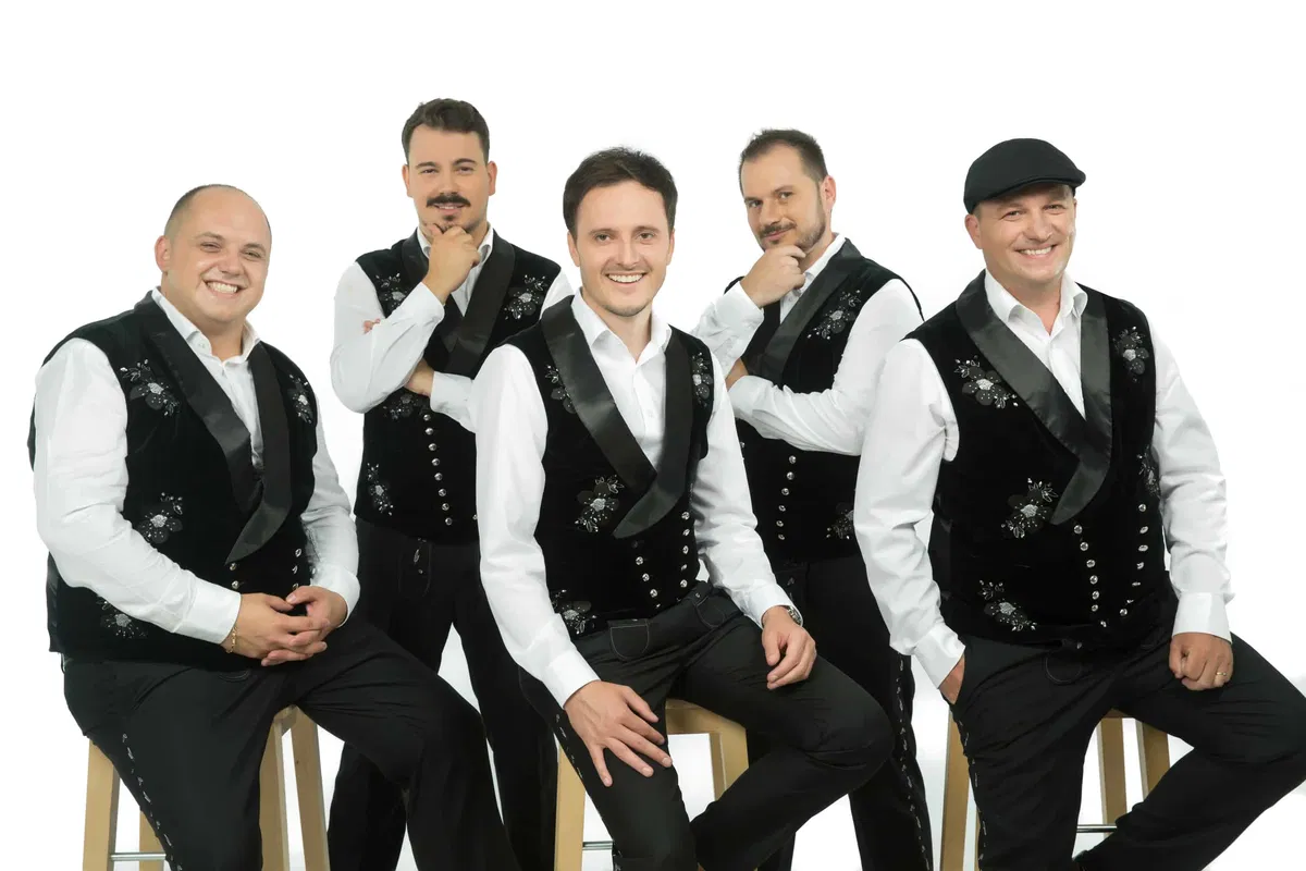 V Dravogradu z Modrijani prirejajo nepozaben večer ob dnevu žena