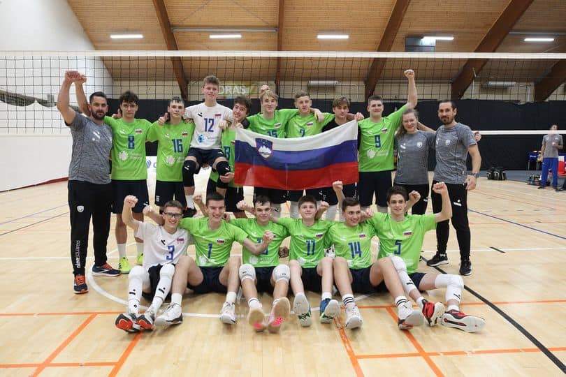 Slovenski odbojkarji so zmagovalci srednjeevropskega prvenstva MEVZA