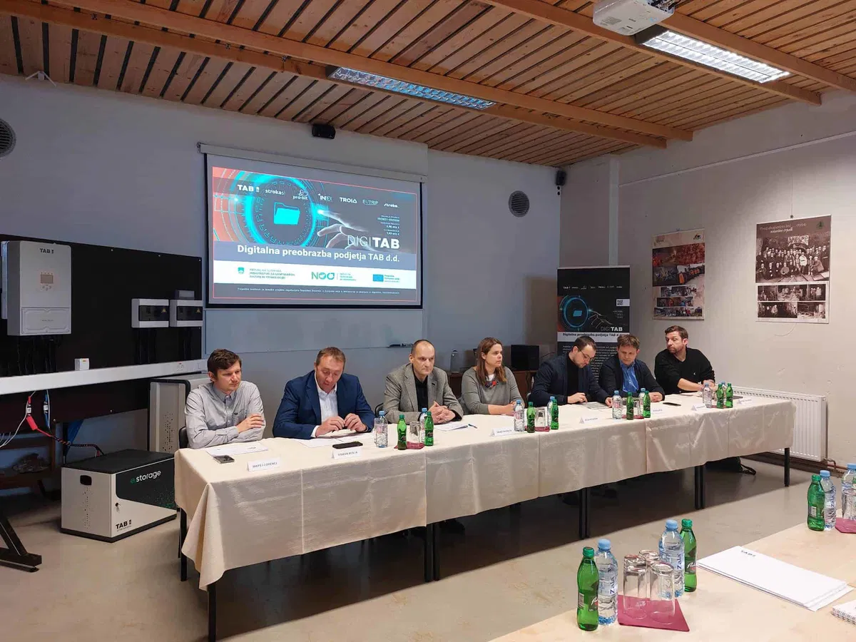 Tab v zagon proizvodnje litij-ionskih baterij na Prevaljah, v ospredju digitalizacija