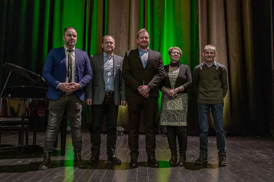 Župani s pripombami na zakon o obnovi, želijo pospešitev postopkov