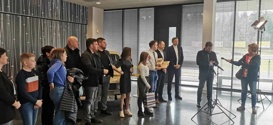 Pahorjeva katrca je bila danes tudi uradno predana družini Fratar iz Dravograda