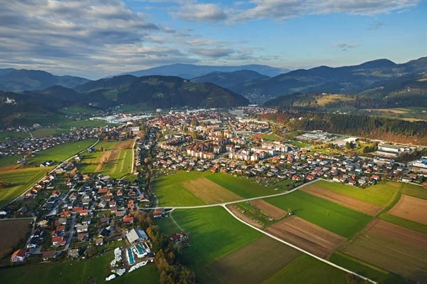 MO Slovenj Gradec je danes objavila javno naročilo za projekt "Športno kulturno središče Pameče"