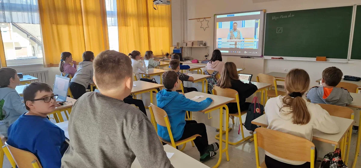 Slovenski osnovnošolci podirali Guinnessov rekord za največji spletni kviz na svetu. Med njimi tudi slovenjgraški osnovnošolci