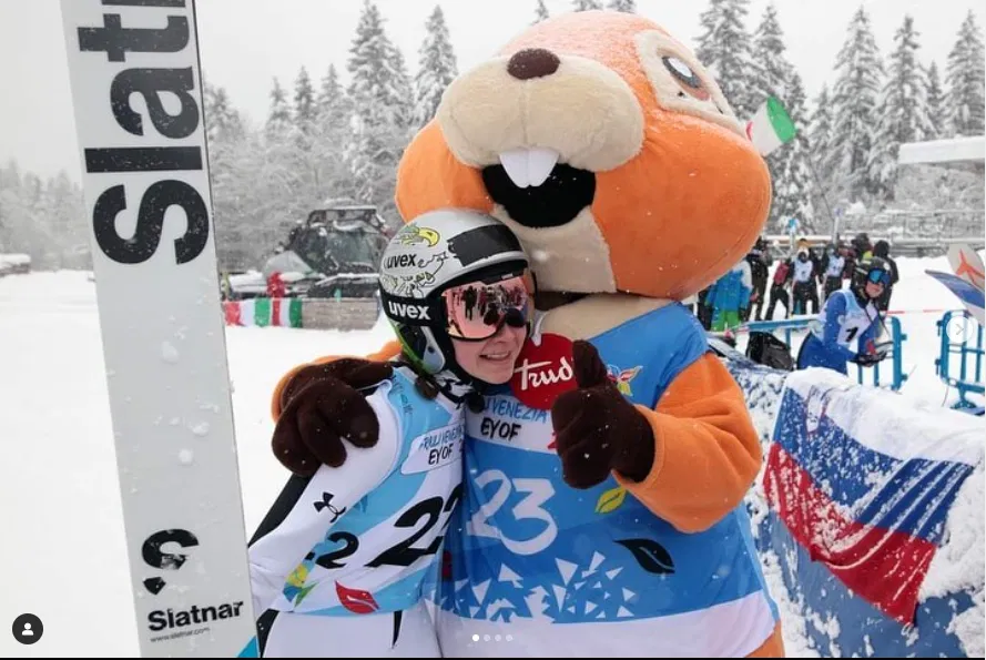 Mladi slovenski skakalci svetovni prvaki na mešani ekipni tekmi