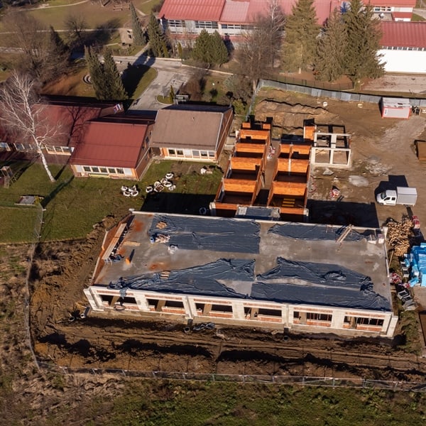 Prizidka k šoli Podgorje in Tretji osnovni šoli že dobivata svojo obliko