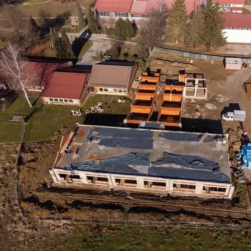 Prizidka k šoli Podgorje in Tretji osnovni šoli že dobivata svojo obliko