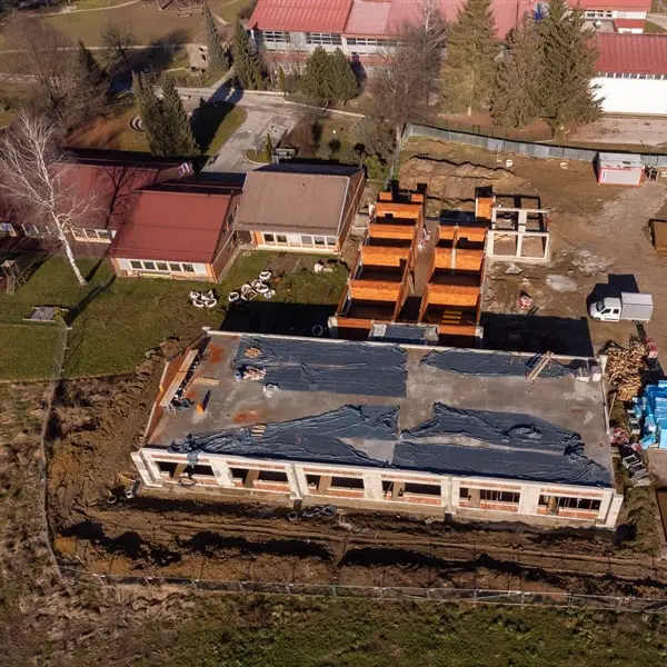 Prizidka k šoli Podgorje in Tretji osnovni šoli že dobivata svojo obliko