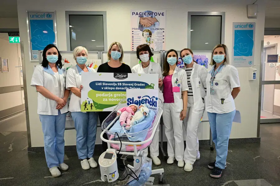 Lidl Slovenija Porodnišnici Slovenj Gradec podaril grelno gnezdece