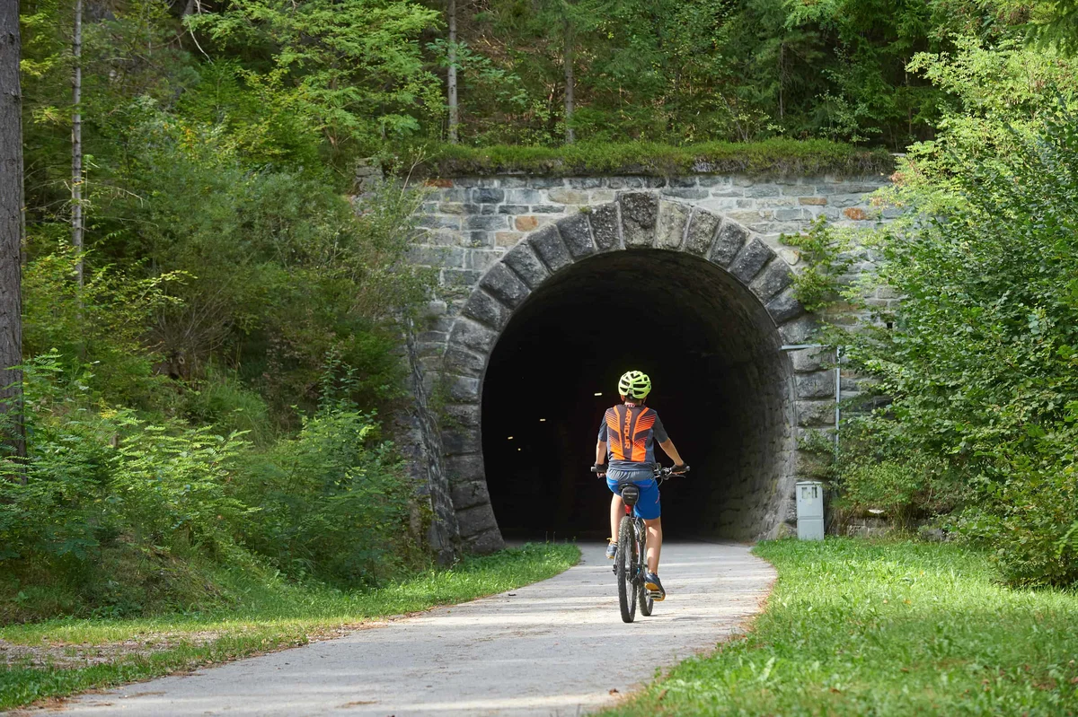 RRA Koroška v okviru projekta ReMOBIL razpisuje fotografski natečaj za dijake in študente