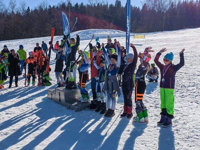 Tekmovalci Koroškega pokala v smučanju uživali na Poseki in dosegli odlične uvrstitve