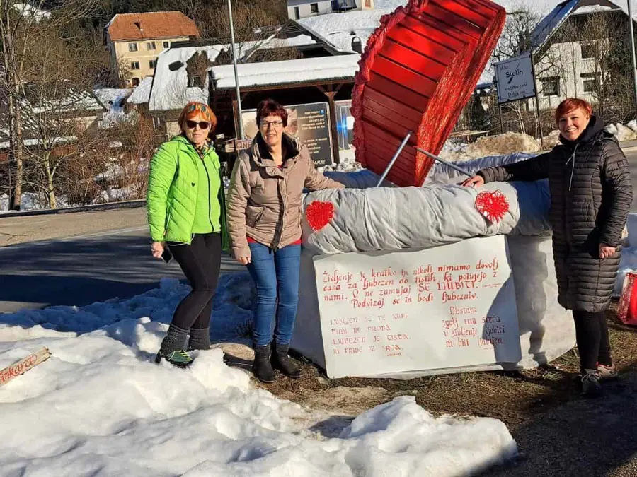 V znamenju ljubezni so danes tudi na Brdinjah