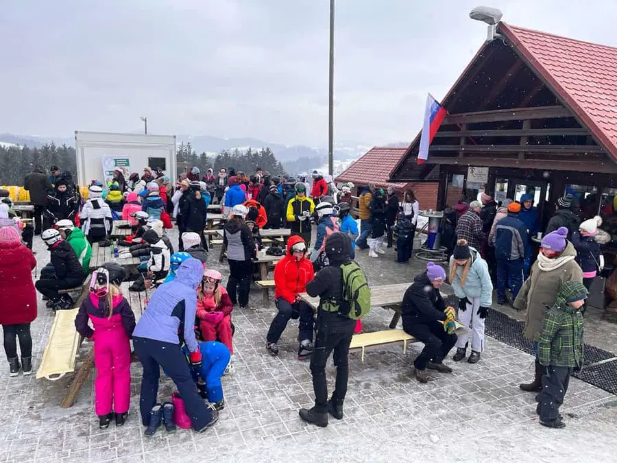 Slovensko društvo za celiakijo na 19. Zimskem športnem dnevu na Ribnici na Pohorju s kar 260 udeleženci