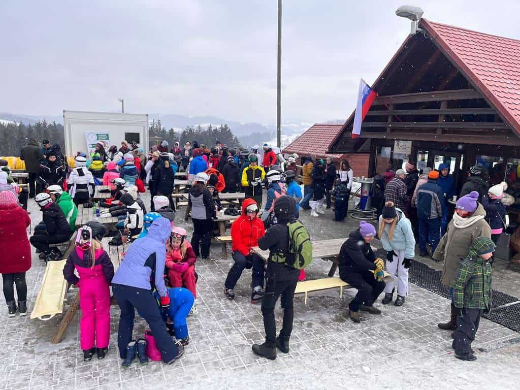 Slovensko društvo za celiakijo na 19. Zimskem športnem dnevu na Ribnici na Pohorju s kar 260 udeleženci