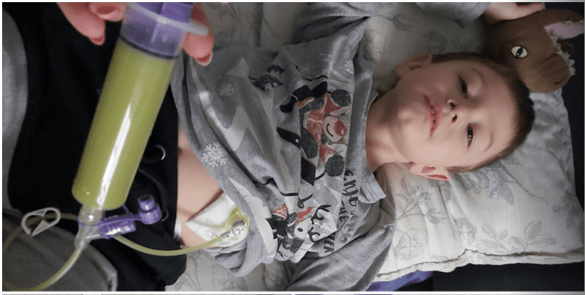 Gastrostoma mlademu Lovru iz Koroške in ostalim bolnikom rešuje življenje