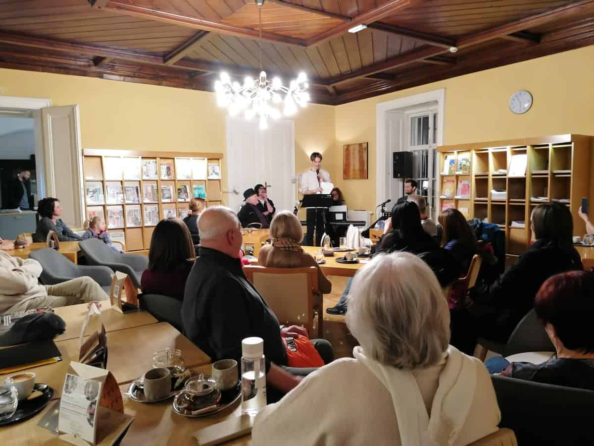 Zimski cikel delavnic kreativnega pisanja v Koroški osrednji knjižnici dr. Franca Sušnika