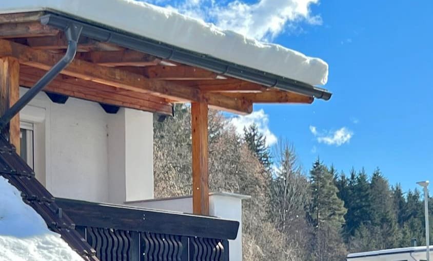 Obvestilo občankam in občanom Raven zaradi taljenja snega in padanja ledenih sveč