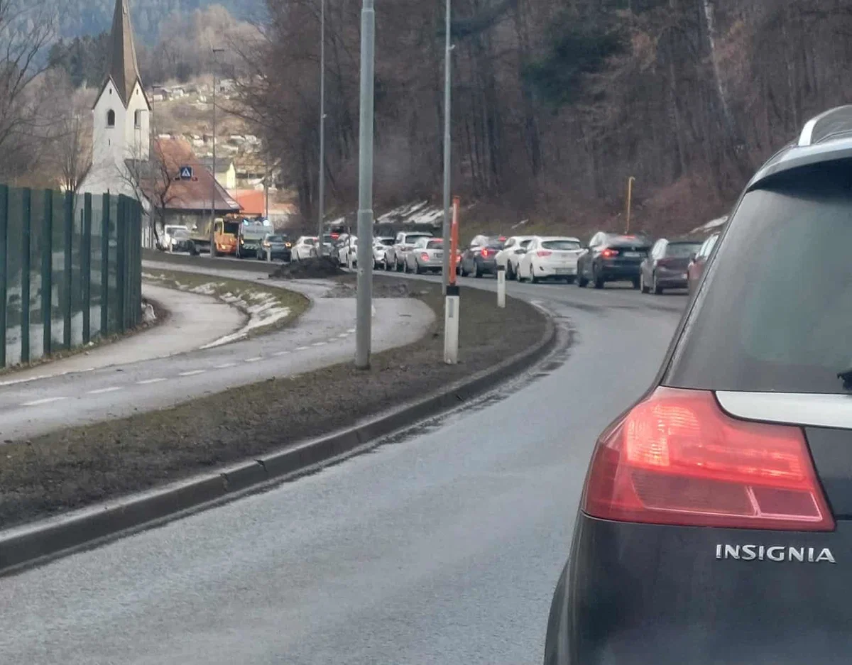 Prometna nesreča na Ravnah pri Antonu