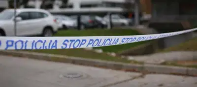 Na Prevaljah se je huje poškodoval voznik e-skiroja