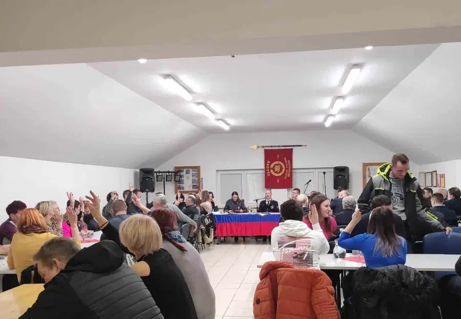 Sinoči je potekal volilni občni zbor Prostovoljnega gasilskega društva Raduše
