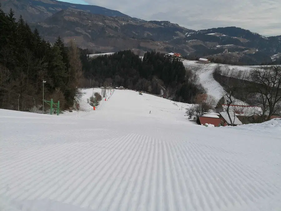 Na počitniško smuko na smučišče Bukovnik