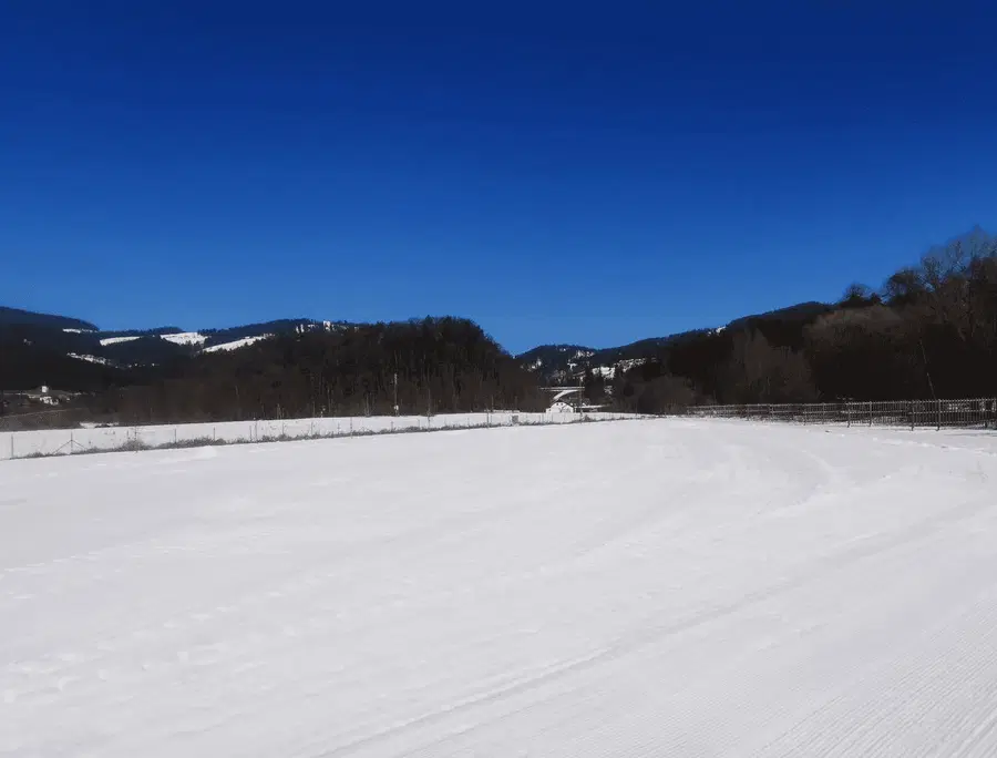 Proga za tek na smučeh je od danes dalje na voljo tudi ob Vodnem parku Radlje ob Dravi