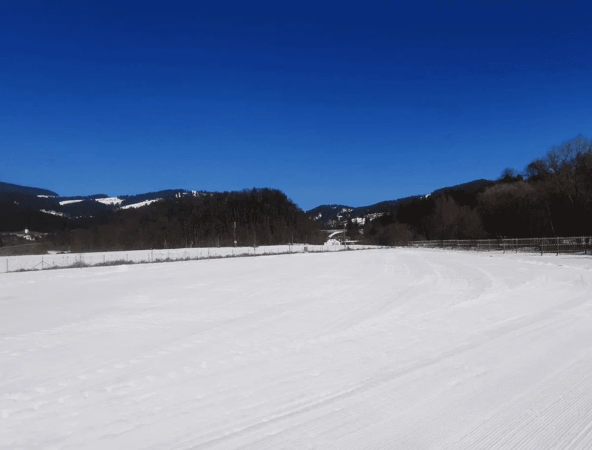 Proga za tek na smučeh je od danes dalje na voljo tudi ob Vodnem parku Radlje ob Dravi