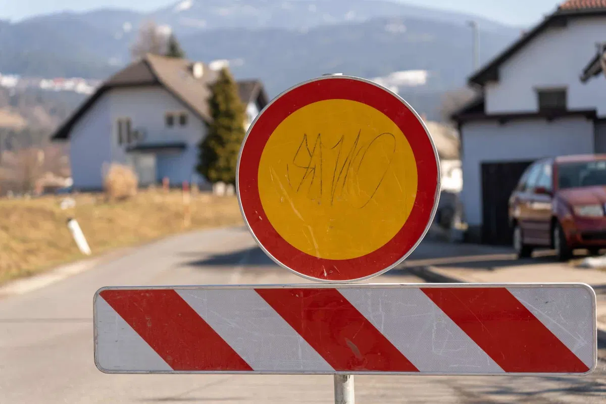 Na cesti Prevalje - Leše bo zaradi sanacije plazu popolna zapora