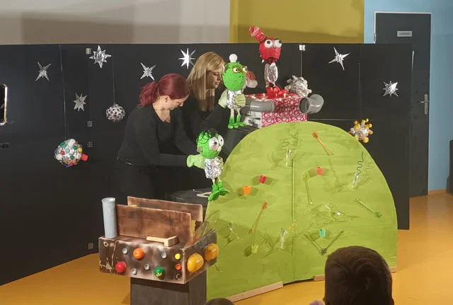 V Mladinskem centru Dravograd so lutke najmlajše popeljale v vesolje