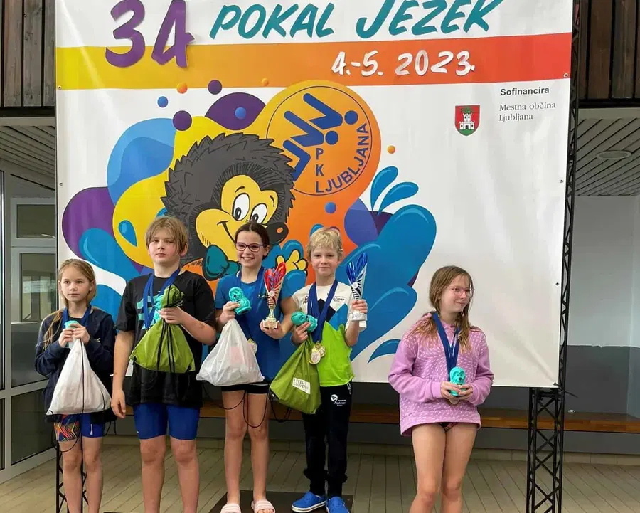 Najmlajši plavalci Fužinarja dosegli izjemne rezultate. Anže Kos zmagal v skupnem seštevku (FOTO)