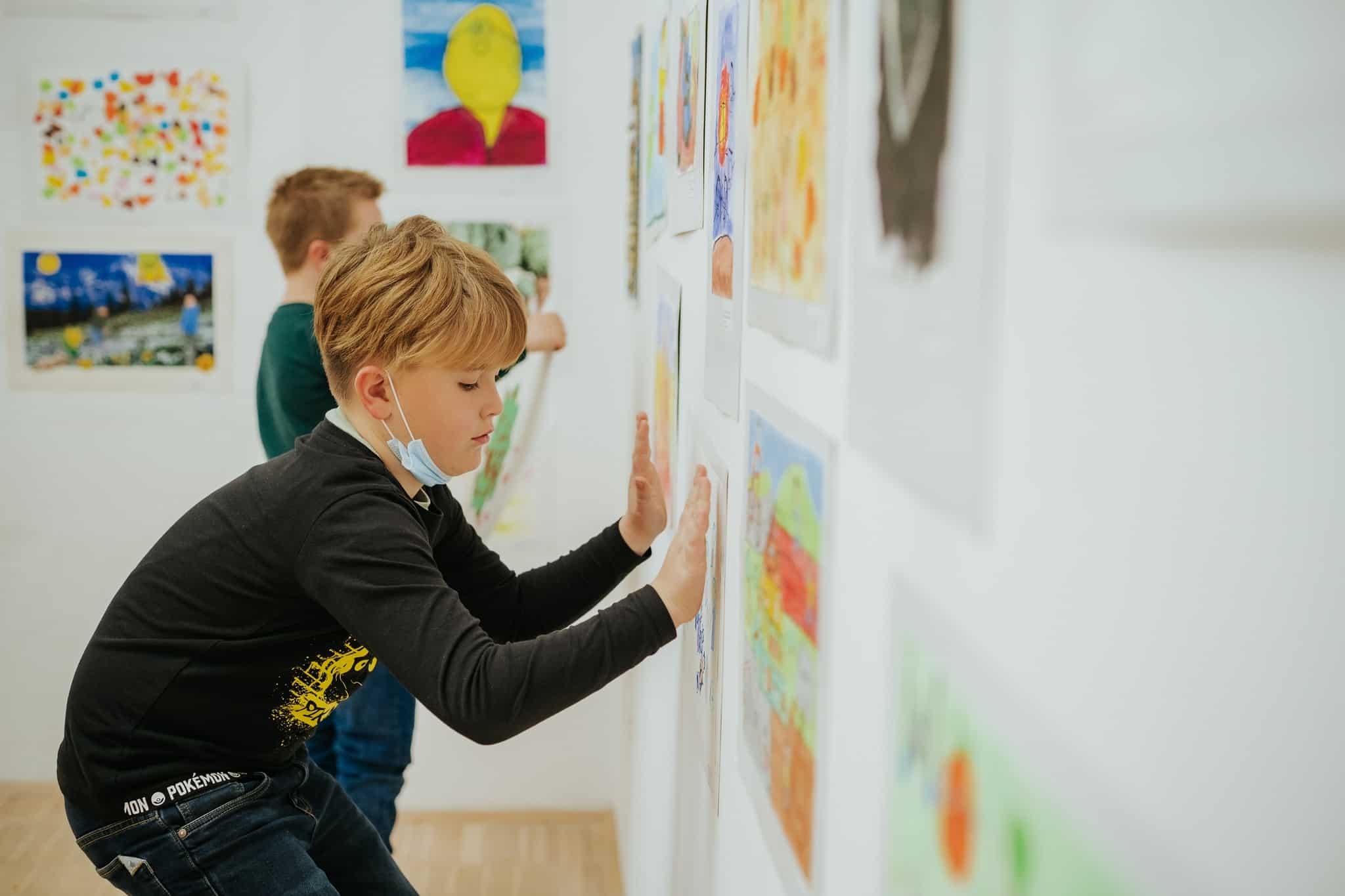 Koroška galerija vrata vnovič odpira razstavi del iz natečaja Igraj se z mano