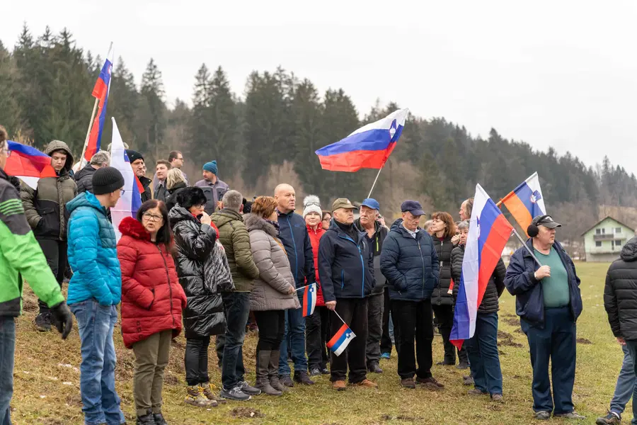 Danes je na gradbišču Jenina potekal shod za 3. razvojno os