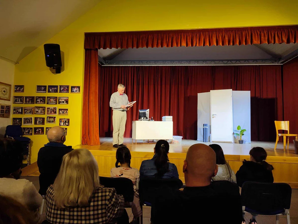 Gledališka skupina Črneče je včeraj premierno uprizorila komedijo "Kaj potrebuje moški?"