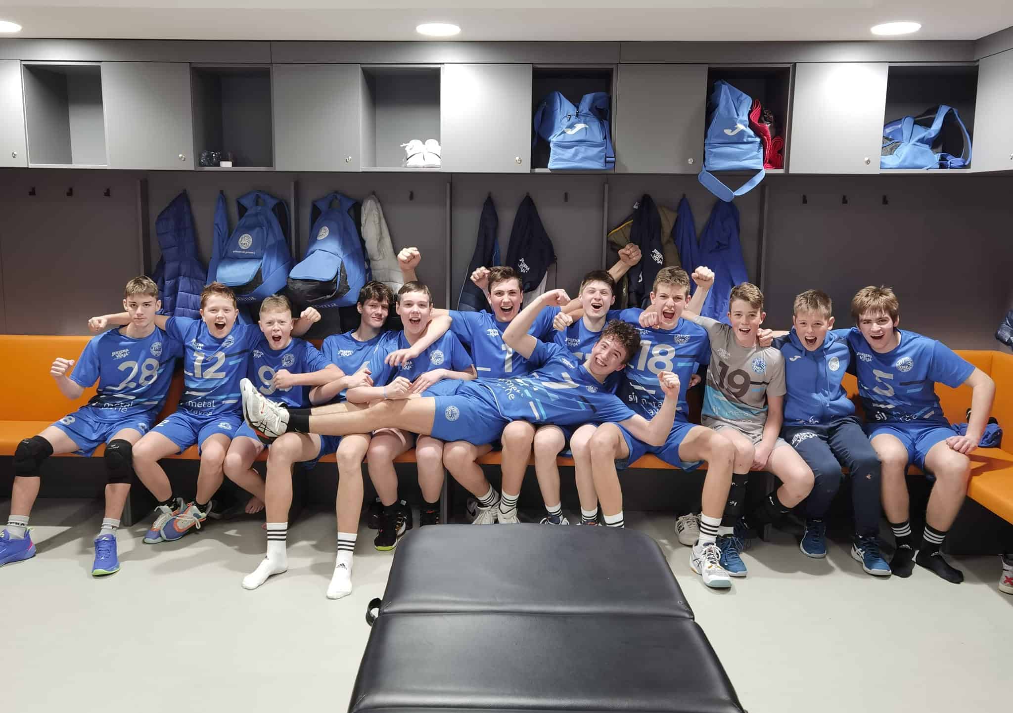 Odbojkarski klub Fužinar in njihovi starejši dečki nadaljujejo niz zmag