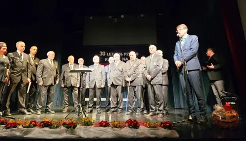 Koncert ob 30-letnici Moškega pevskega zbora PGD Ravne na Koroškem je več kot uspel