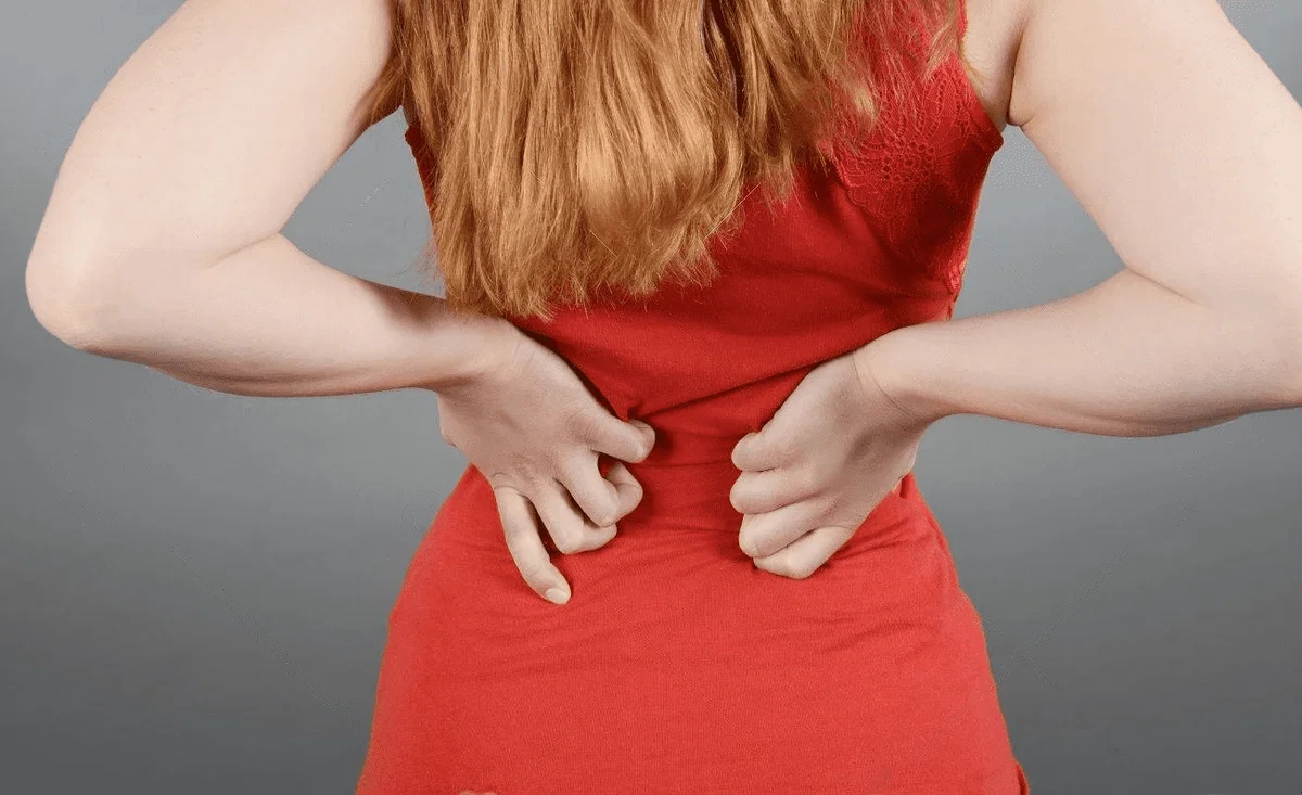 Išias – kaj je, zakaj se pojavi in kako si lahko pomagamo