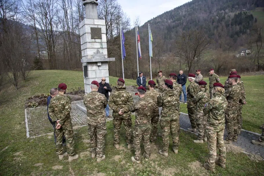 Ravne na Koroškem obiskali pripadniki in pripadnice Slovenske vojske