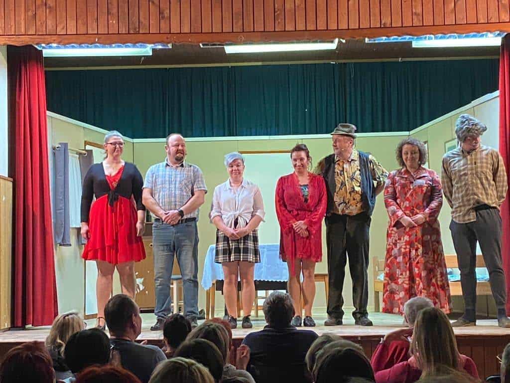 Kulturno društvo Šmiklavž navdušuje z igro "Moj Vinko" (FOTO)