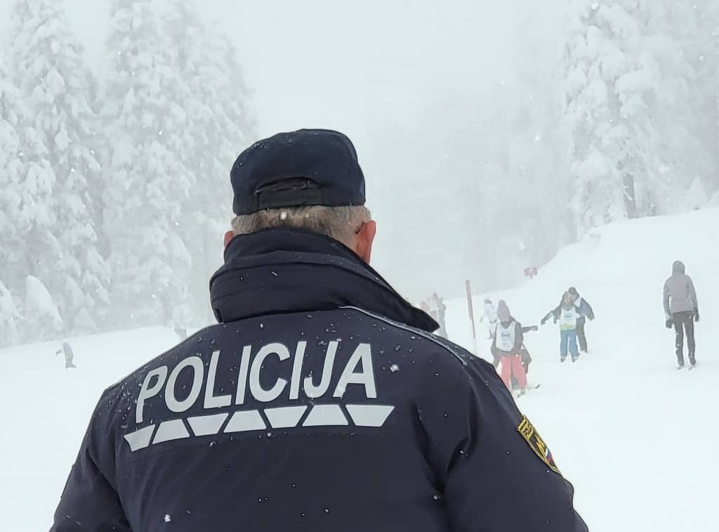 Na Rogli se je poškodoval mladoletni smučar