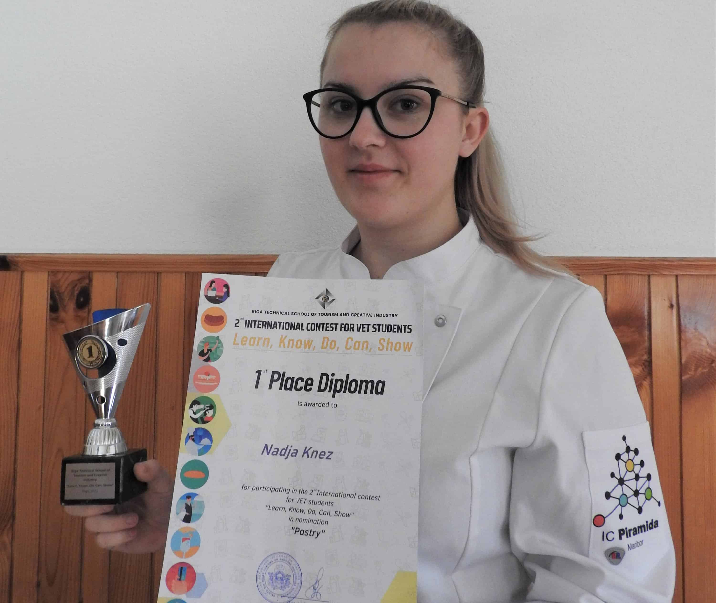 Korošica Nadja Knez osvojila prvo mesto za pito iz koroških dobrot v Latviji