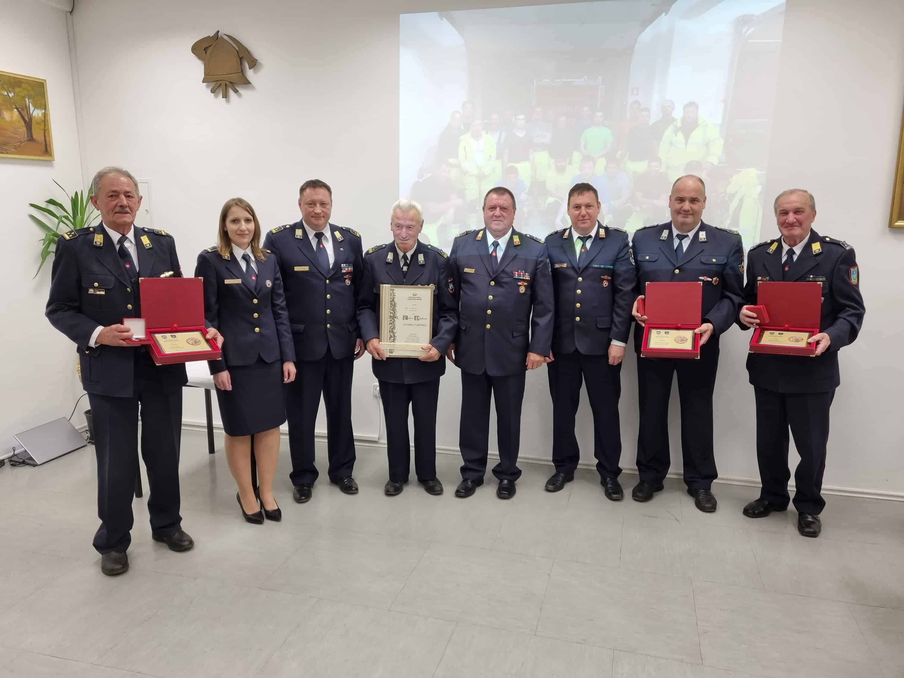 Gasilska zveza Mislinjske doline deluje na visokem nivoju. Na skupščini so podelili tudi zaslužena priznanja in naziv častnega poveljnika