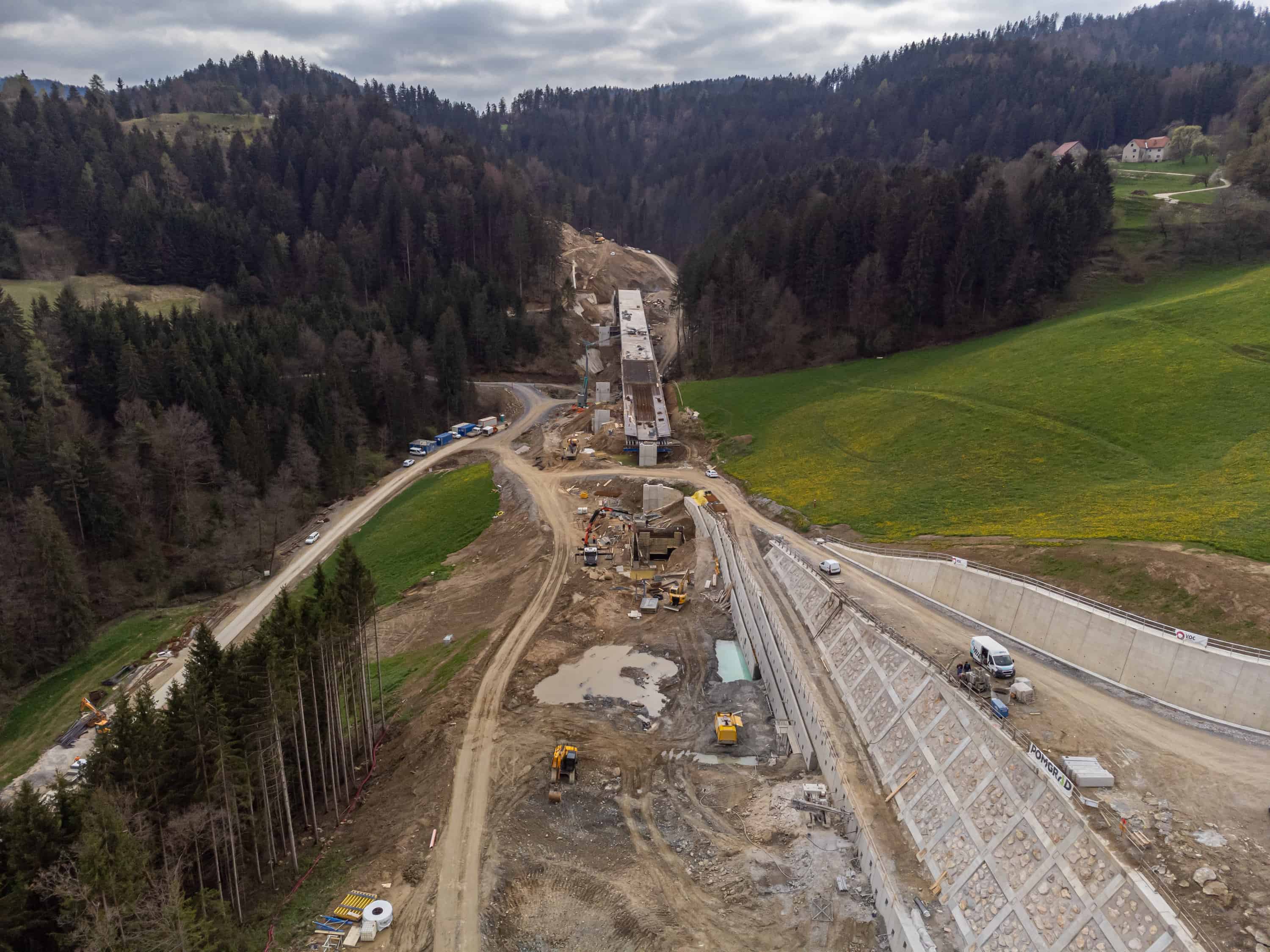 Za odškodnine na trasi tretje razvojne osi doslej 61 milijonov evrov