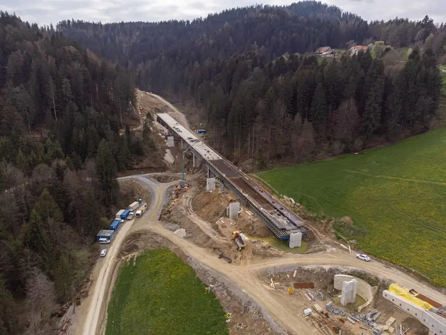VIDEO: Gradbena dela na tretji razvojni osi Jenina v Podgorju se zaključujejo