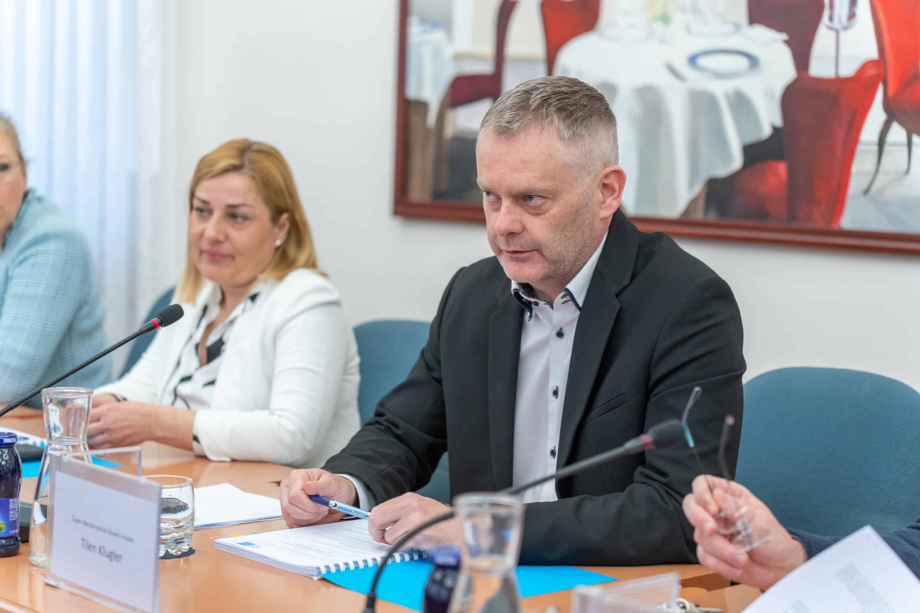 Morebitni poseg v Dobravski gozd po navedbah občine odvisen od mnenja ministrstva