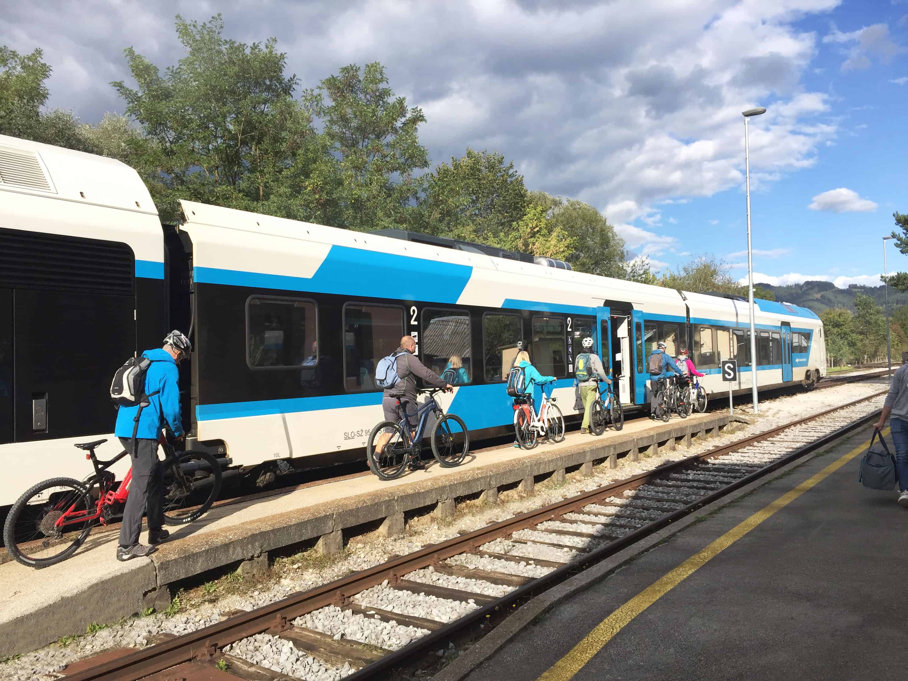 Poletni kolesarski vlak med Mariborom, Prevaljami in Pliberkom pričenja z vožnjami