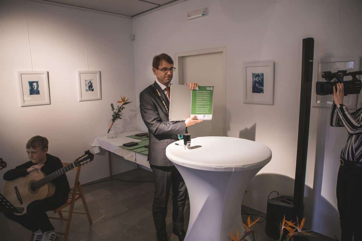 Na Ravnah slovesno podpisali Zeleno zavezo slovenskega turizma (FOTO)