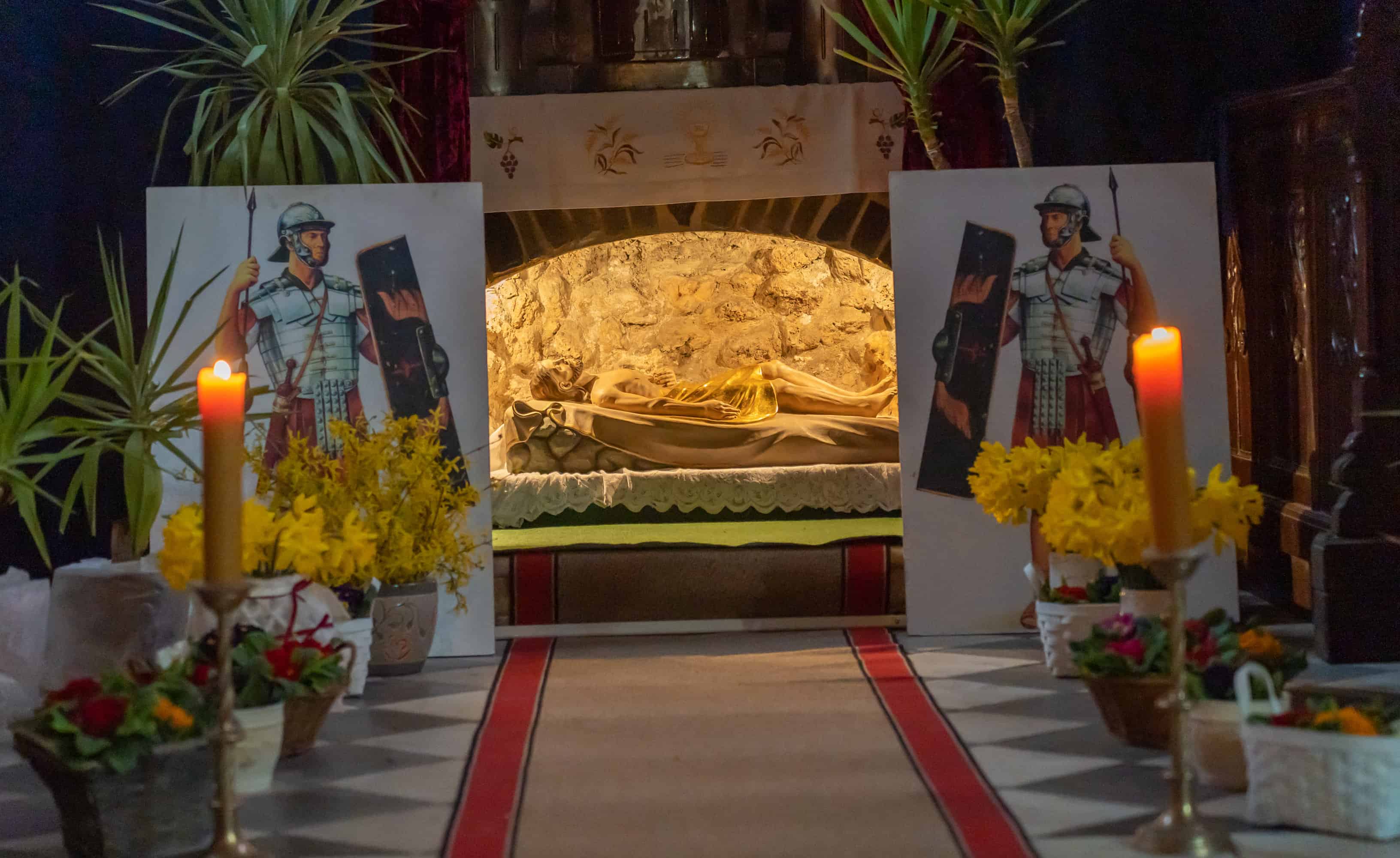 Kristjani obeležujejo največji krščanski praznik veliko noč