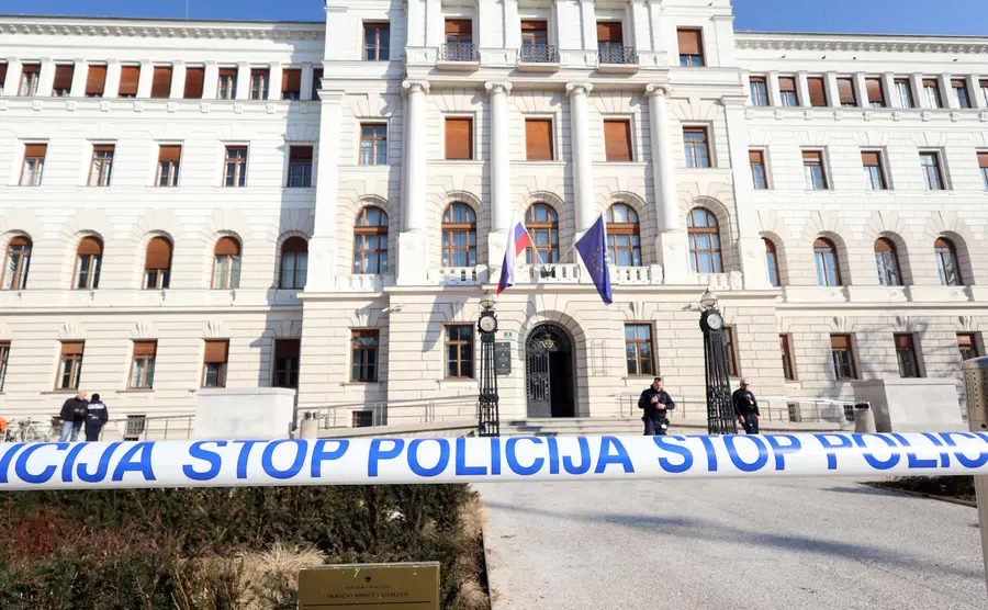 Obvestilo o podtaknjeni bombi znova prekinilo delo sodišča v Ljubljani