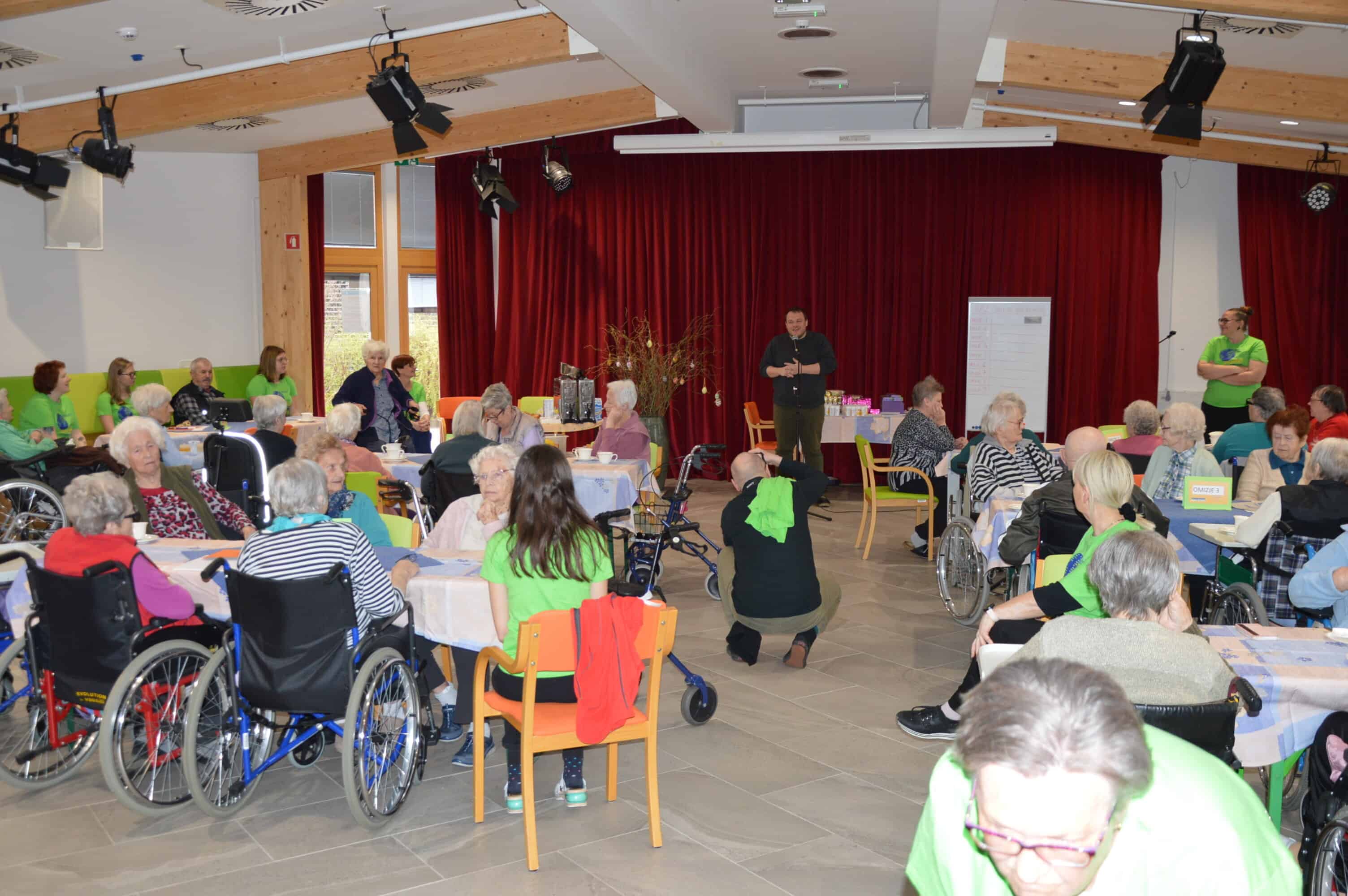 "Dan za spremembe" v Domu starejših na Fari Prevalje je obiskal tudi minister Maljevec