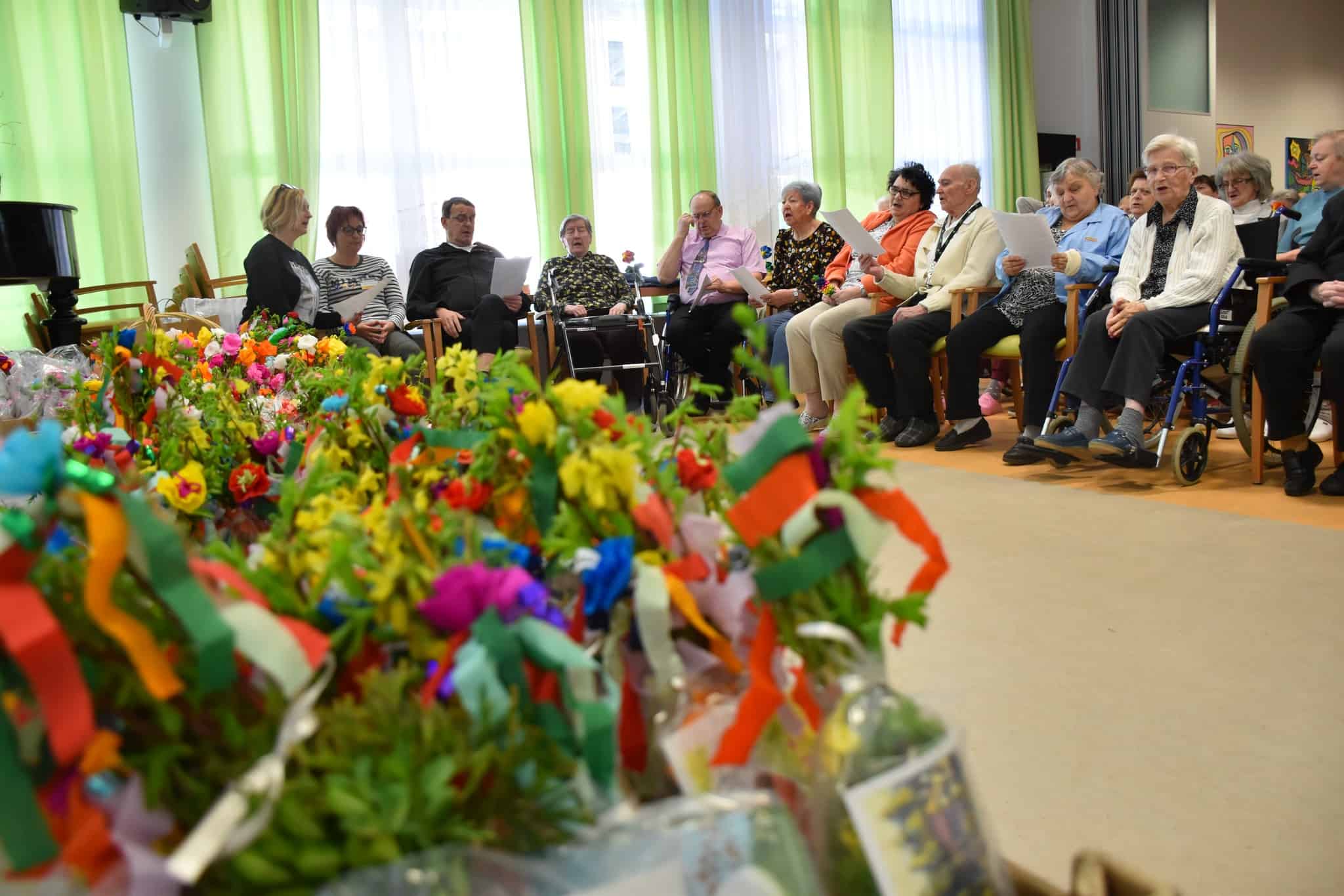 V Koroškem domu starostnikov Črneče so obeležili cvetni petek