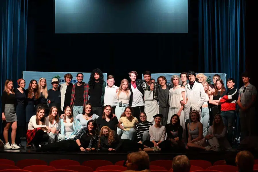 Muzikal Narcis ali »S staro ladjo na velike odre«